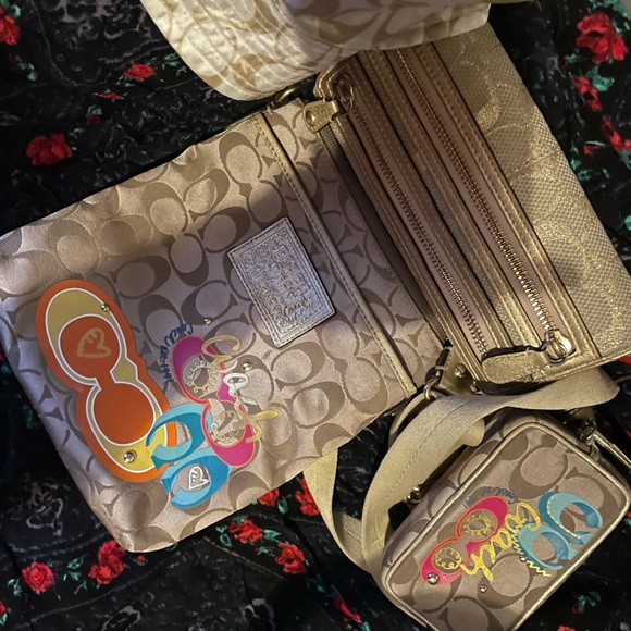 coach crossbody,wallet,new ID wristlet,bucket hat - Picture 5 of 10